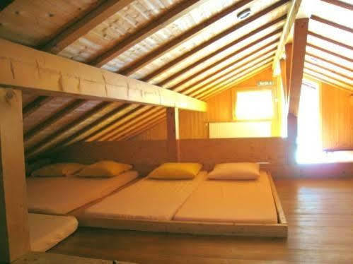 Dortoir Moubra Albergue Crans-Montana Exterior foto